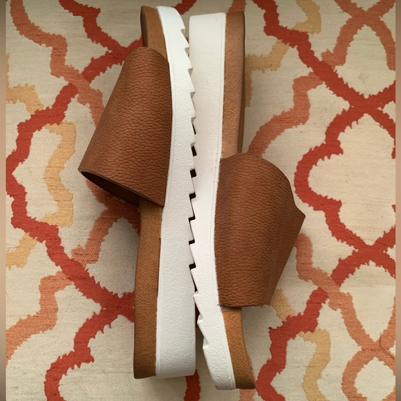 Seven 7 For All Mankind Vegan Leather Pearl Slides Sandals SZ US 7 EU 38 - Picture 4 of 14